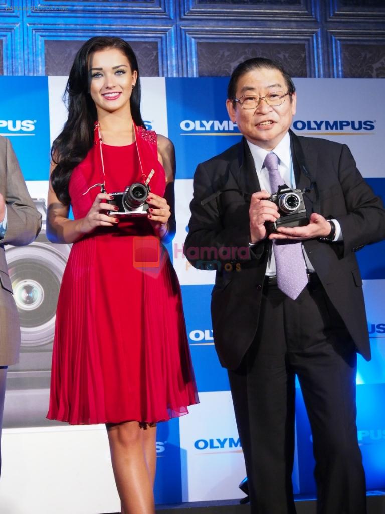 Amy Jackson to endorse OLYMPUS OM-D camera range in india on 17th April 2012