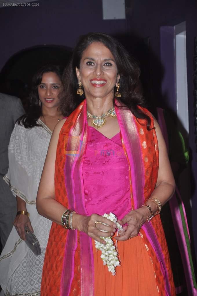 shobha de at Shaina NC party for the new CM of GOA on 17th April 2012