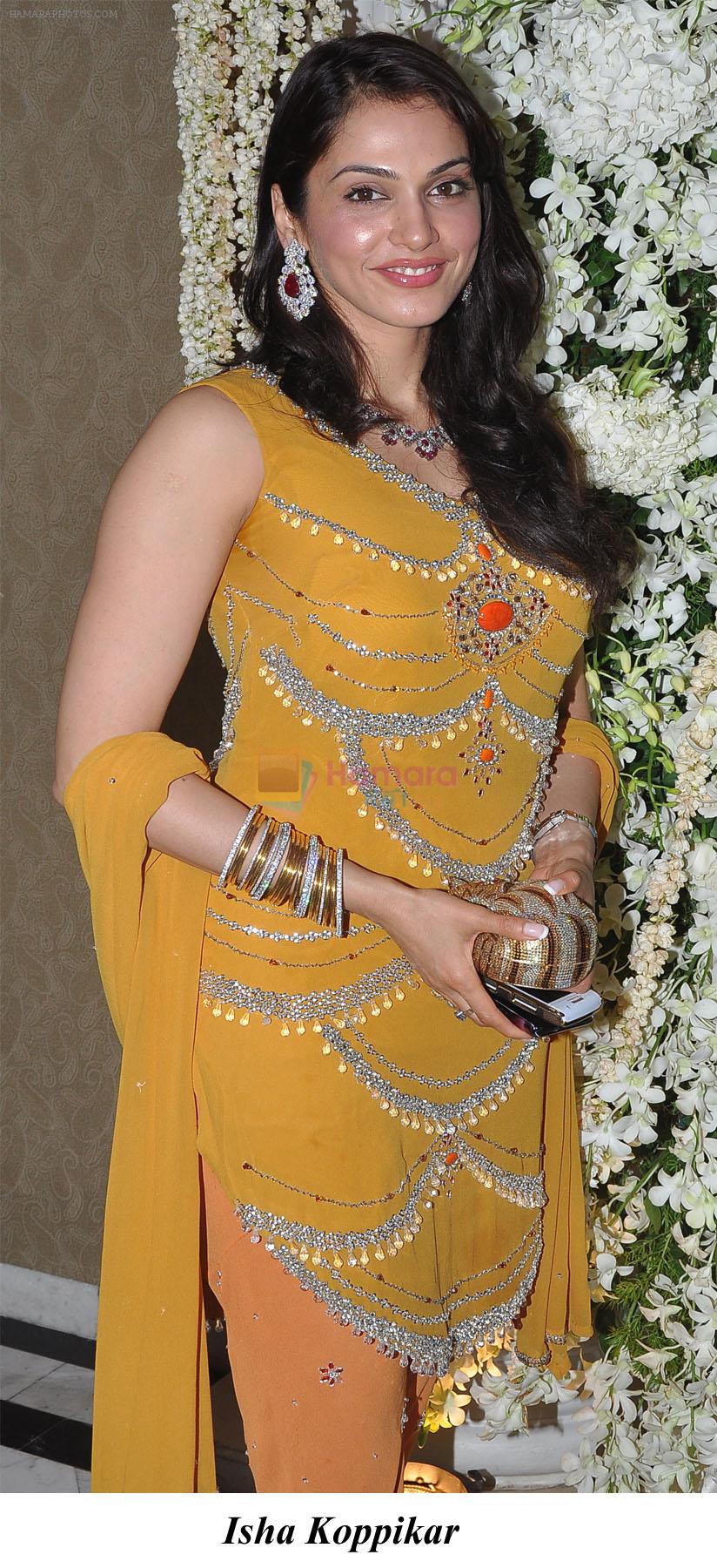 Isha Koppikar at the Engagement ceremony of Arjun Hitkari with Gayatri on 19th April 2012