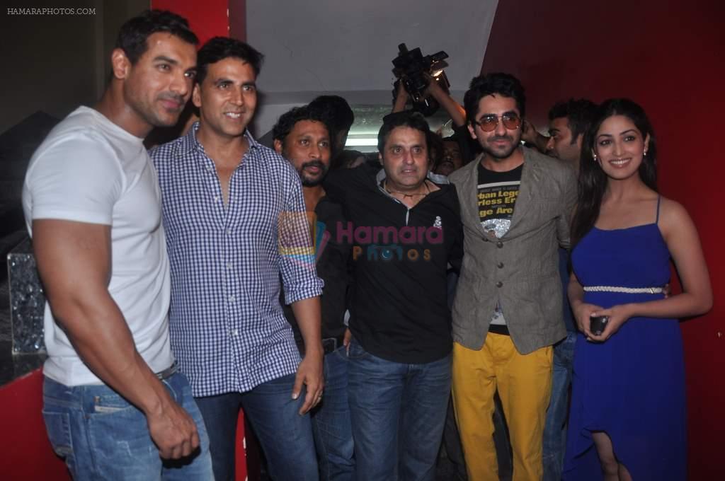 Yami Gautam, Ayushmann Khurana, John Abraham, Shoojit Sircar, Akshay Kumar at Vicky Donor special screening hosted by John in PVR, Juhu, Mumbai on 19th April 2012