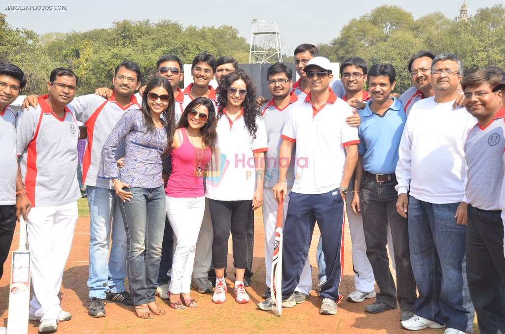 Sanjay Suri, Shreya Narayan and Chitrakshi at Palchhin film t20 cricket match in Mumbai on 24th April 2012