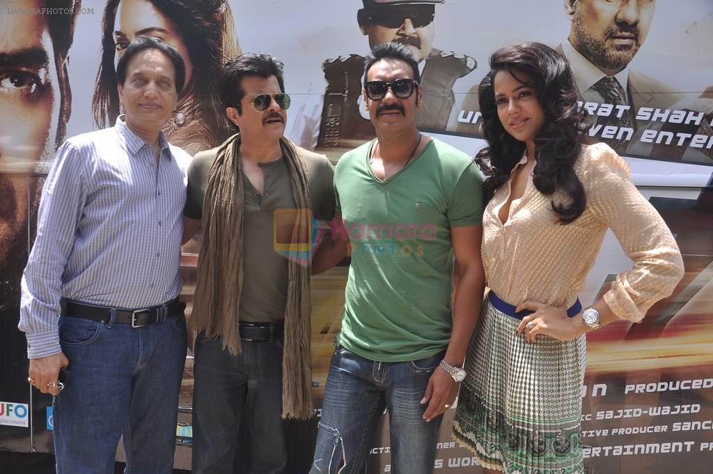 Sameera Reddy, Anil Kapoor, Ajay Devgn at Tezz film promotions in Mumbai on 26th April 2012