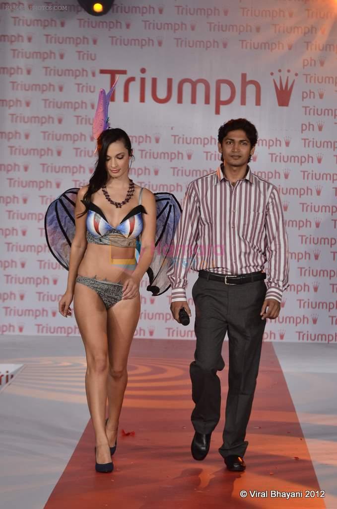 at Triumph Inspiration Award 2012 in Mumbai on 2nd May 2012