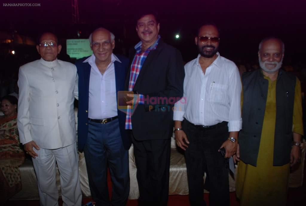 Shatrughan Sinha, Yash Chopra at FWICE Golden Jubilee Anniversary in Andheri Sports Complex, Mumbai on 1st May 2012