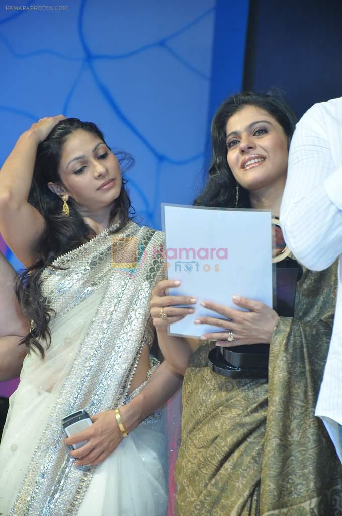 Kajol, Tanisha Mukherjee at 143rd Dadasaheb Phalke Academy Awards 2012 on 3rd May 2012