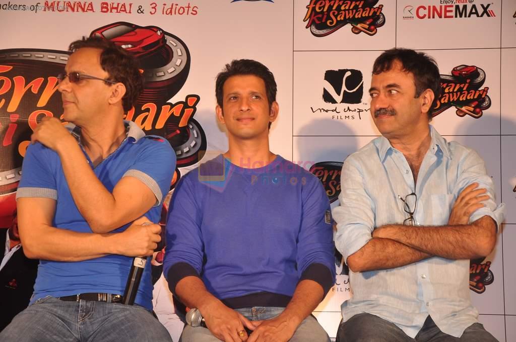 Vidhu Vinod Chopra, Sharman Joshi, Rajkumar Hirani at Ferrari Ki Sawari first look in Cinemax, Mumbai on 8th May 2012