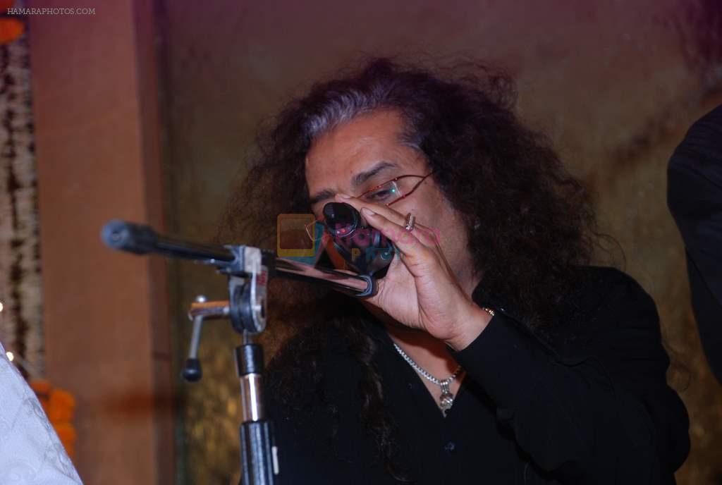 Hariharan at Talat Aziz concert in Blue Sea on 13th May 2012