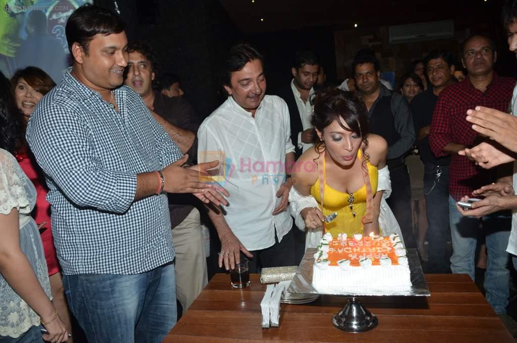 Surabhi Prabhu at actress Surabhi Prabhu's birthday bash in Rude Lounge on 17th May 2012