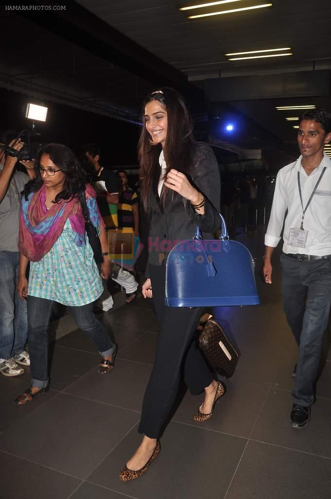 Sonam Kapoor snapped before her Cannes trip in Airort, Mumbai on 18th May 2012