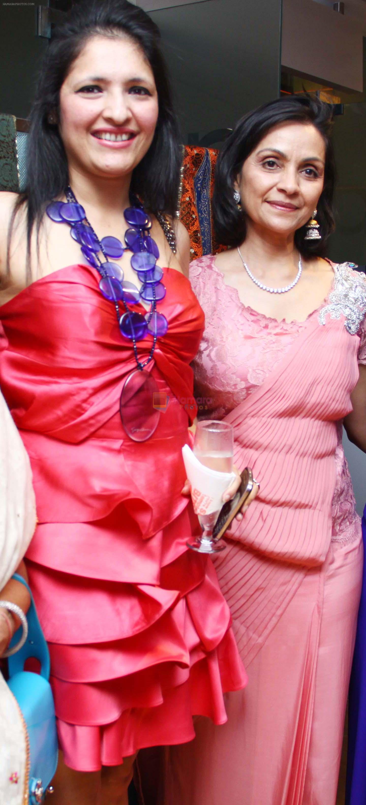 Sonica Malhotra- director of MBD Mall and Alka Nishar at the Aza store launch in Ludhiana on 18th May 2012