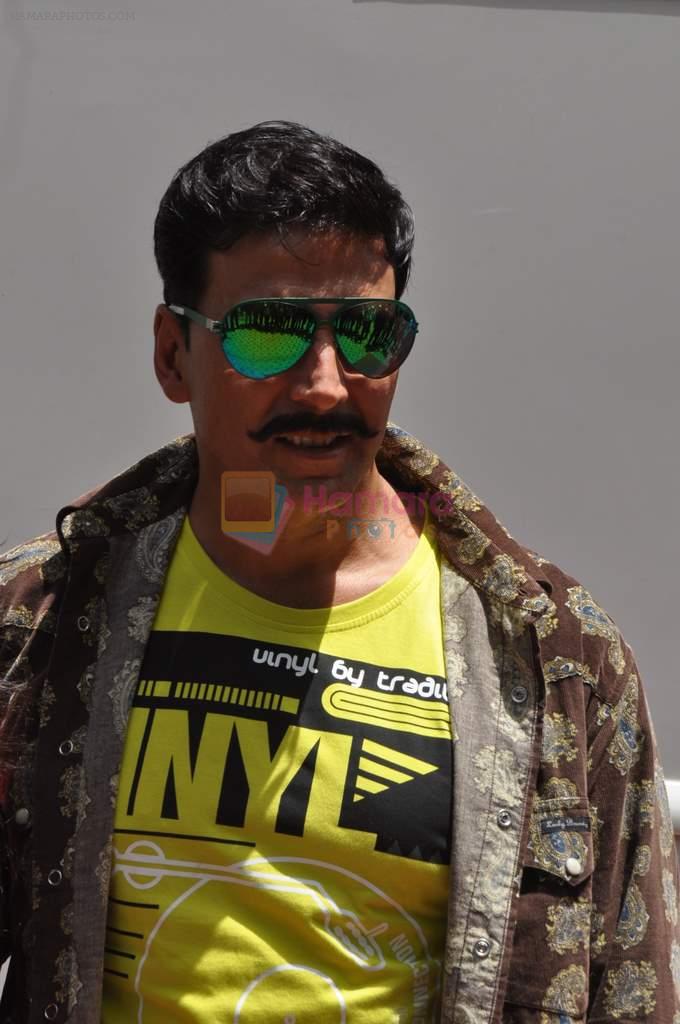 Akshay Kumar promote Rowdy Rathore on the sets of CID in Kandivli, Mumbai on 22nd May 2012