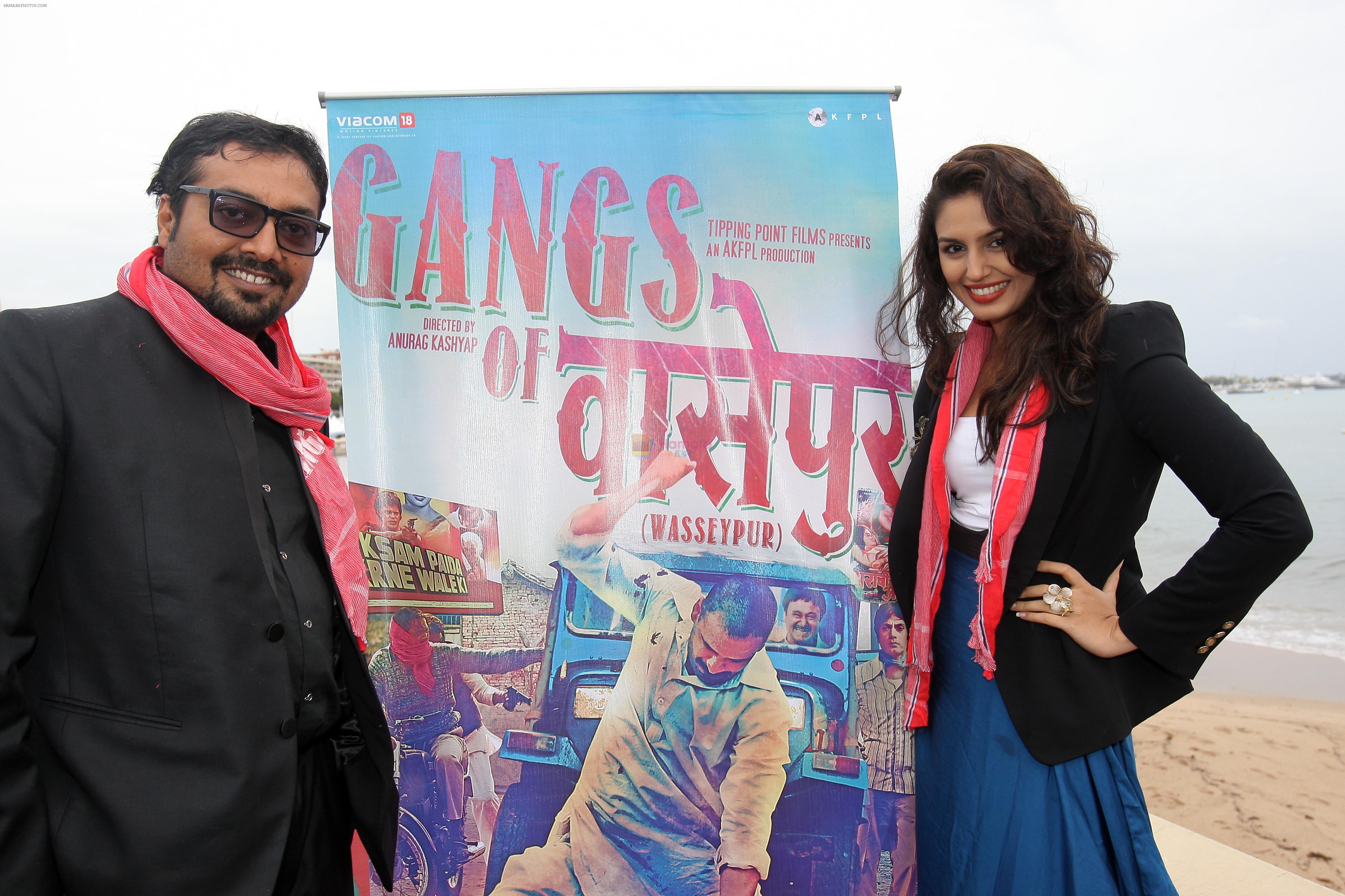 Anurag Kashyap at Cannes Embraces Gangs of Wasseypur Amid International Media Frenzy on 21st May 2012