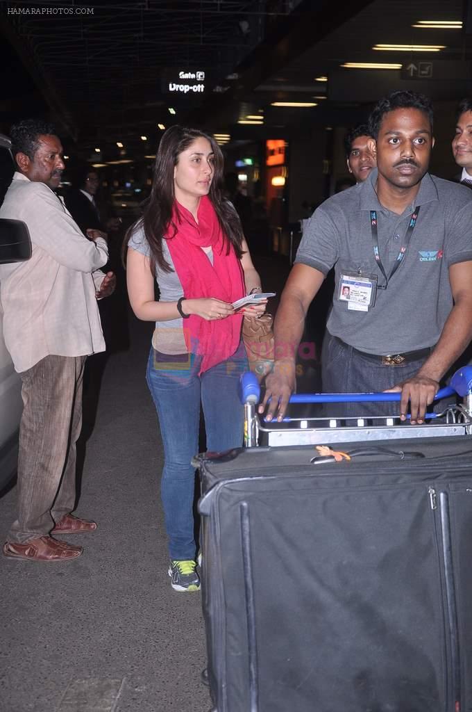 Kareena Kapoor snapped at airport, Mumbai on  25th May 2012