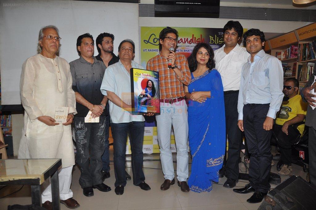 Shaan, Anup Jalota at the launch of Sucheta Bhattacharjee's Love Bandish Bliss album in Crossword, Mumbai on 25th May 2012
