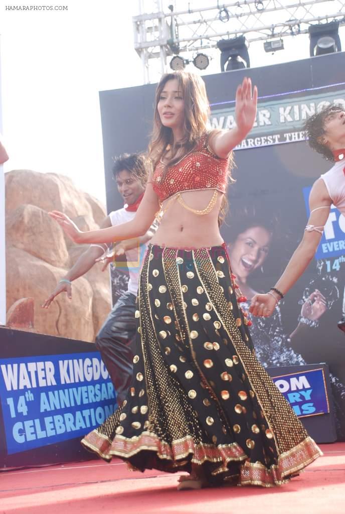 Sara Khan at Water Kingdom in Marve on 27th May 2012
