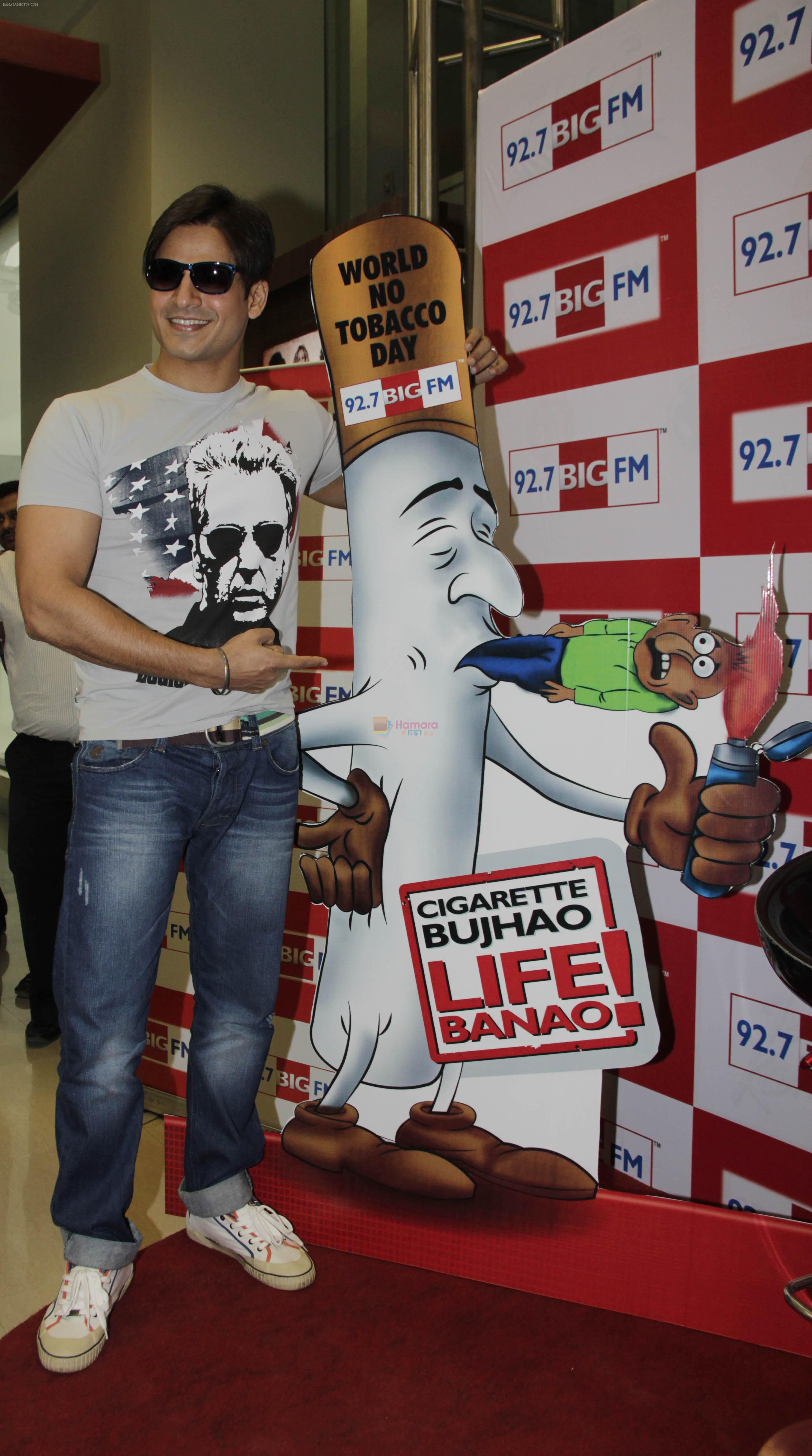 Vivek Oberoi flags off Cigaretter Bhujao, Life Banao campaign on World No Tobacco Day in Mumbai on 30th May 2012