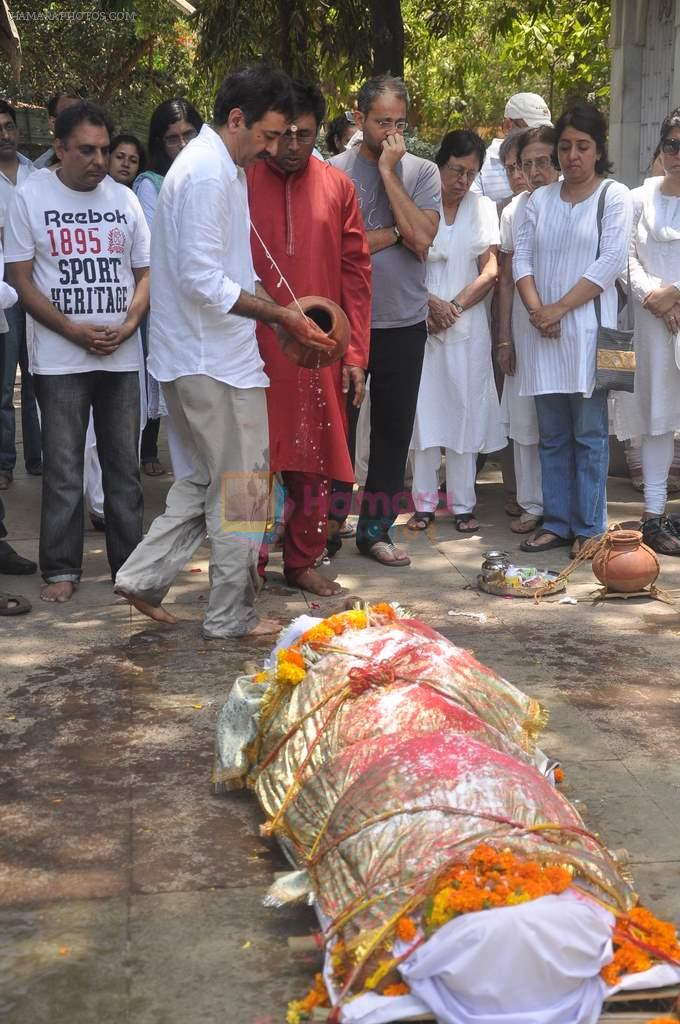 Rajkumar Hirani at Rajkumar Hirani's father's funeral in Santacruz on 4th June 2012
