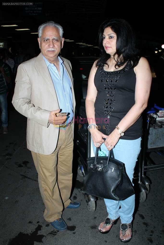 Ramesh Sippy, Kiran Sippy leave for IIFA at International Airport, Mumbai on 5th June 2012