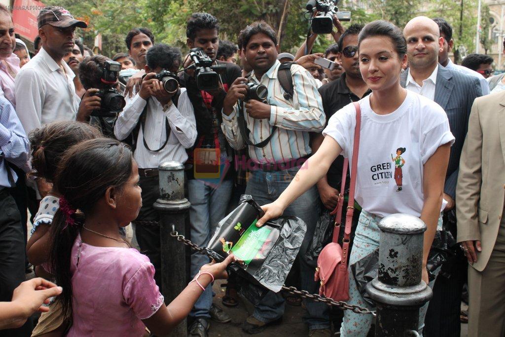 Isha Sharvani supports Go Green Initiative in CST, Mumbai on 5th June 2012