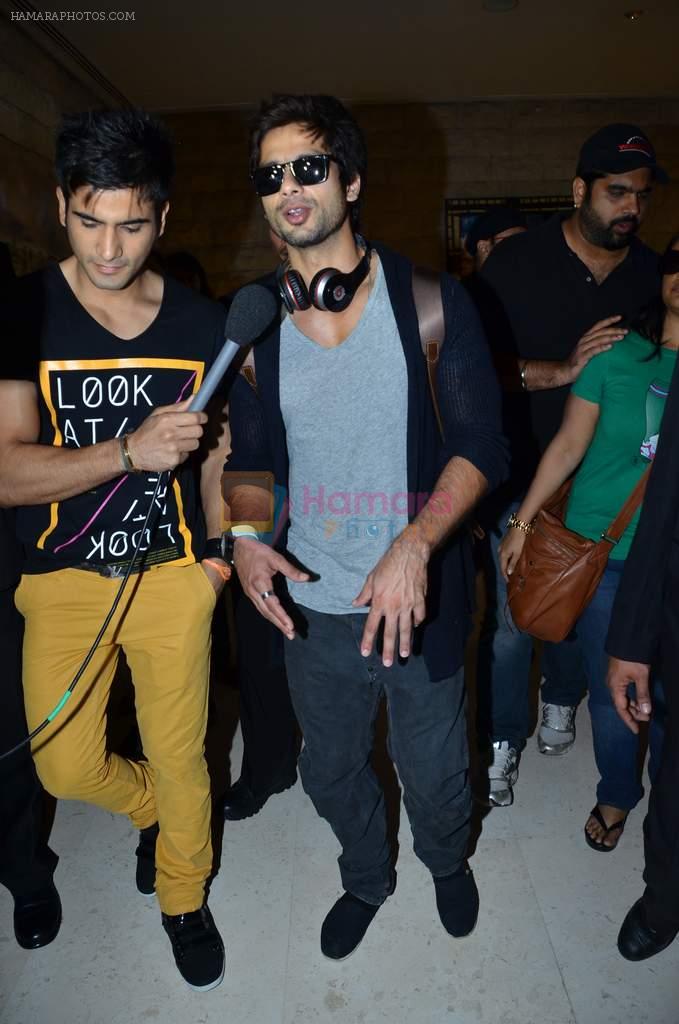 Shahid Kapoor arrive at Singapore for IIFA 2012 on 6th June 2012