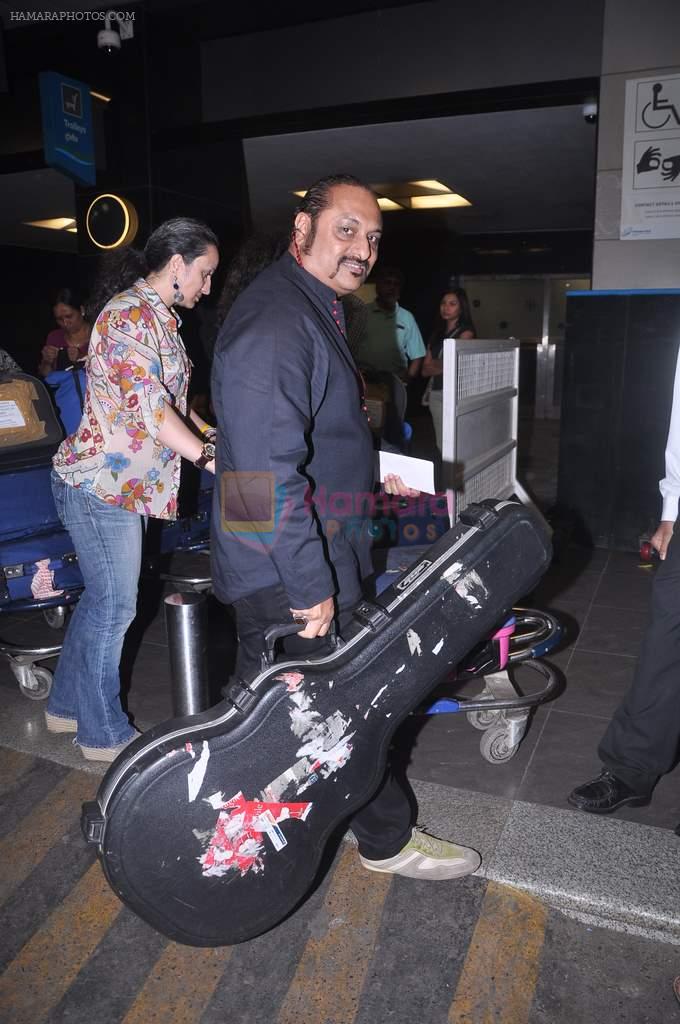 Leslie Lewis leave for IIFA to Singapore in International airport on 6th June 2012