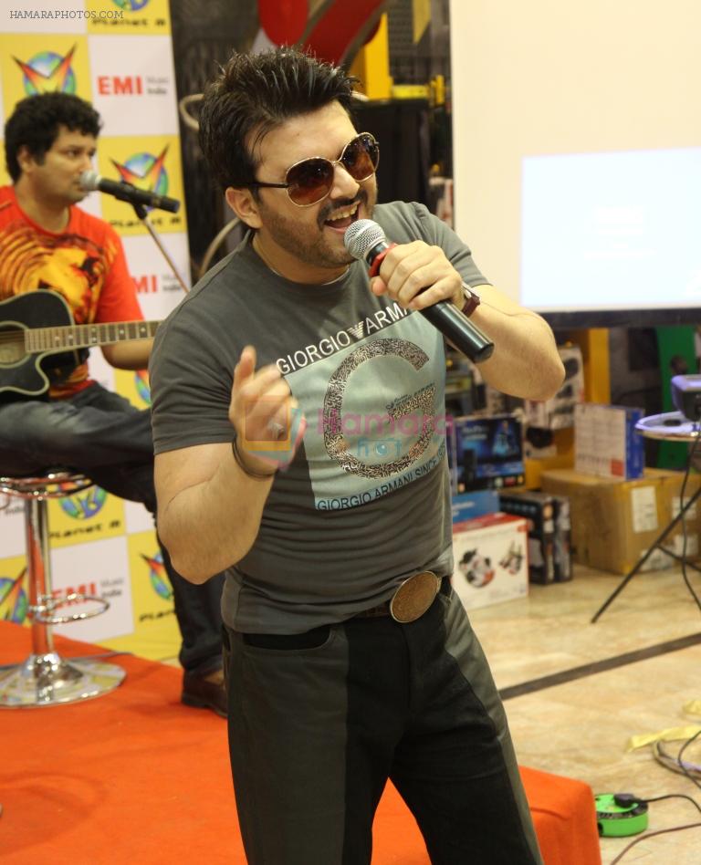 Ali Haidar at Live Planet M in Mumbai on 8th June 2012