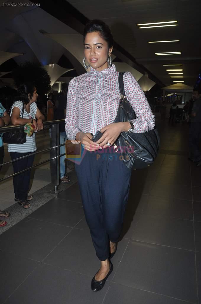 Sameera Reddy return from Singapore after attending IIFA Awards in Mumbai on 11th June 2012