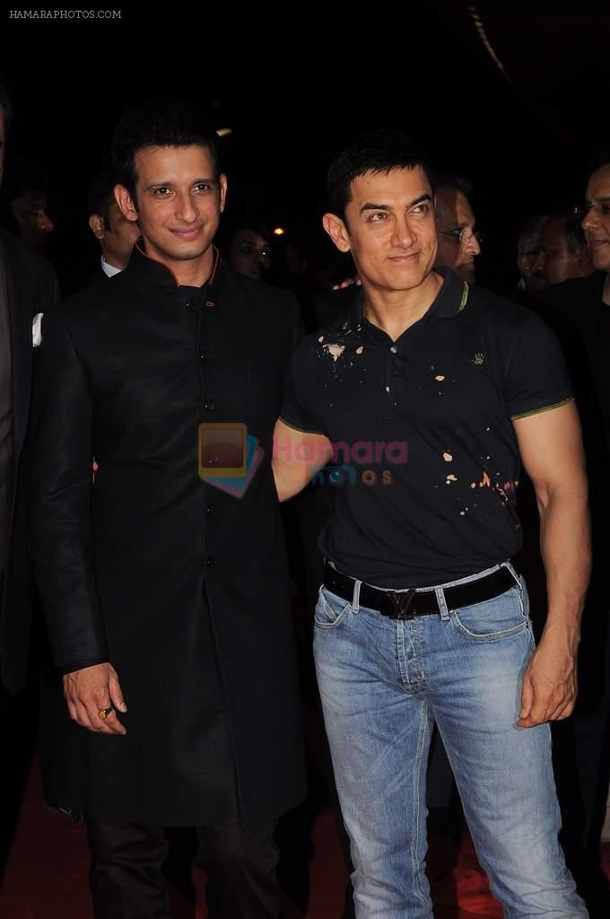 Aamir Khan, Sharman Joshi at Ferrari Ki Sawari premiere in Mumbai on 14th June 2012