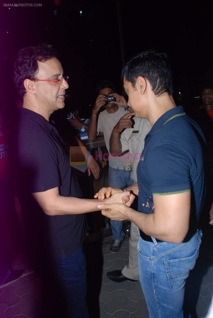 Aamir Khan, Vidhu Vinod Chopra at Ferrari Ki Sawari premiere in Mumbai on 14th June 2012