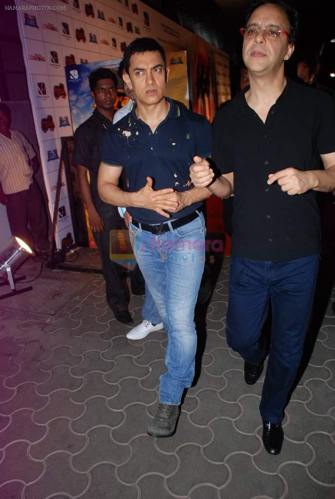 Aamir Khan, Vidhu Vinod Chopra at Ferrari Ki Sawari premiere in Mumbai on 14th June 2012