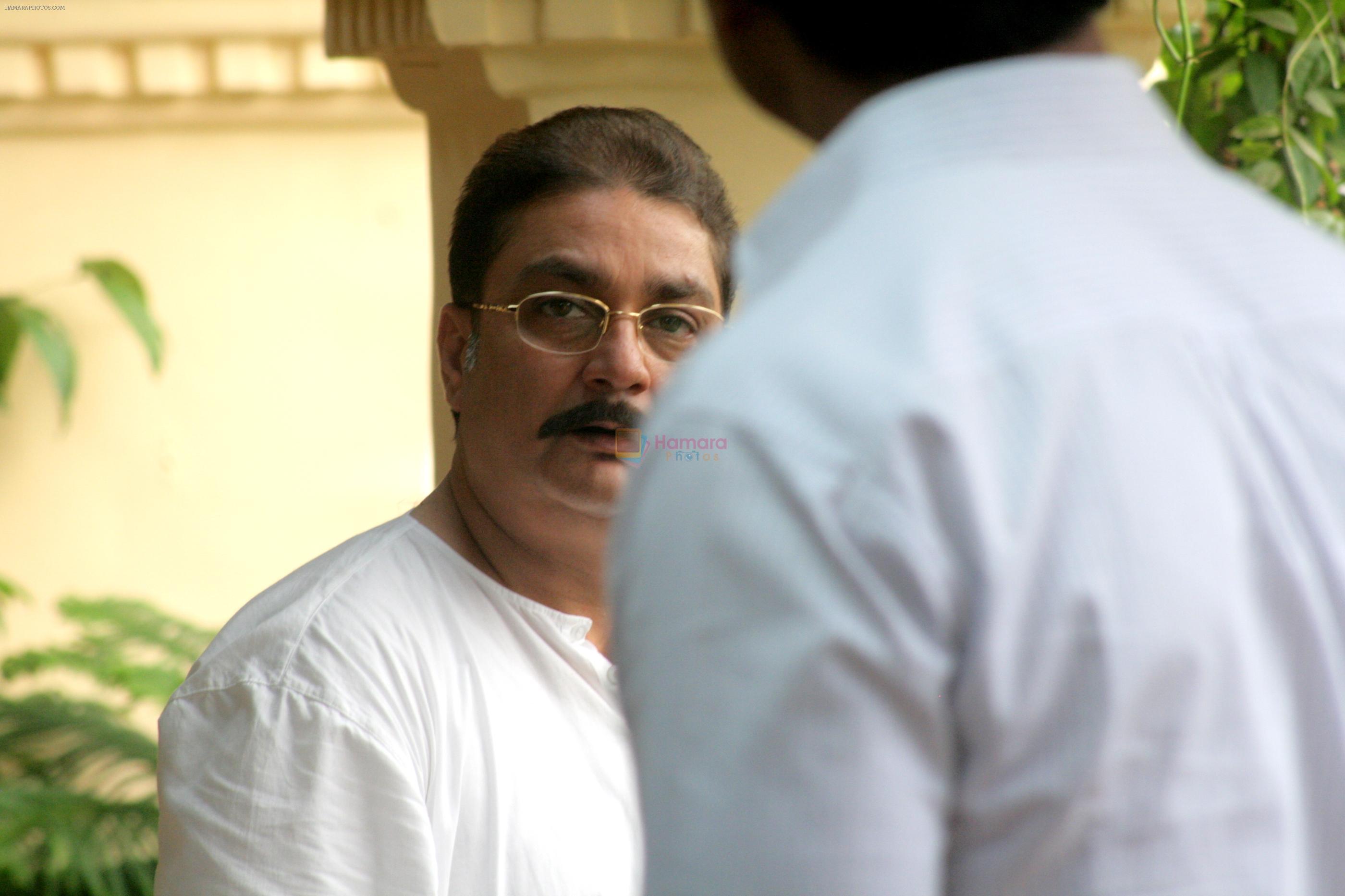 Vinay Pathak in the still from movie Maximum