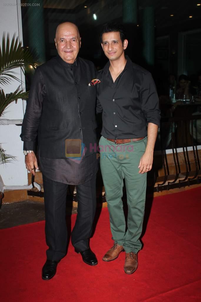 Sharman Joshi, Prem Chopra at Prem Chopra's bash for the success of Sharman Joshi's film Ferrari Ki Sawaari on 20th June  2012