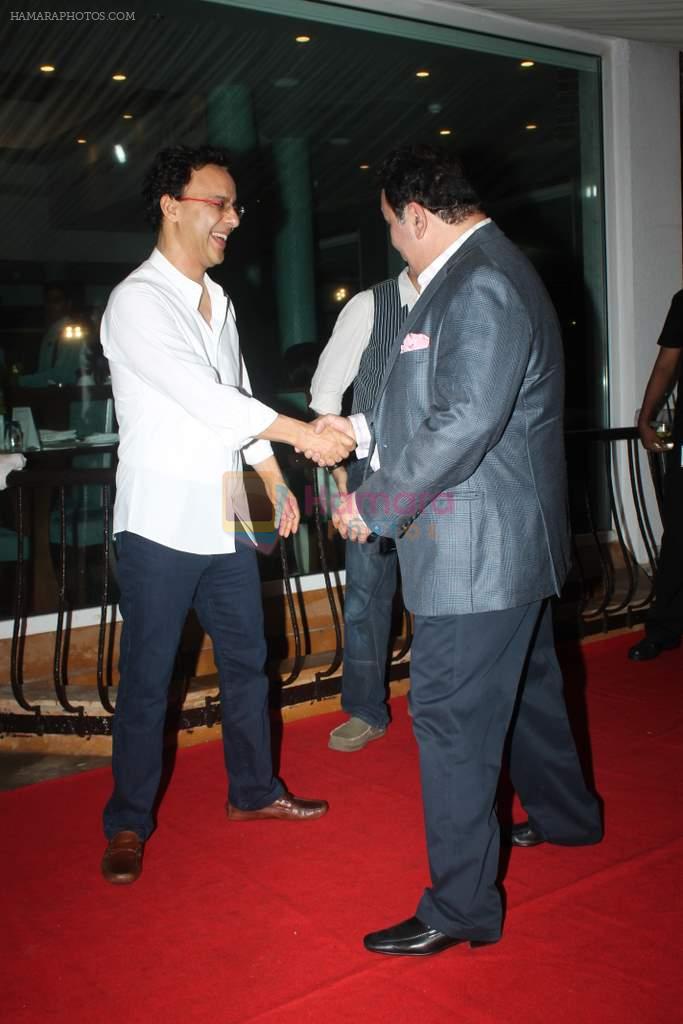 Vidhu Vinod Chopra, Rishi Kapoor at Prem Chopra's bash for the success of Sharman Joshi's film Ferrari Ki Sawaari on 20th June  2012