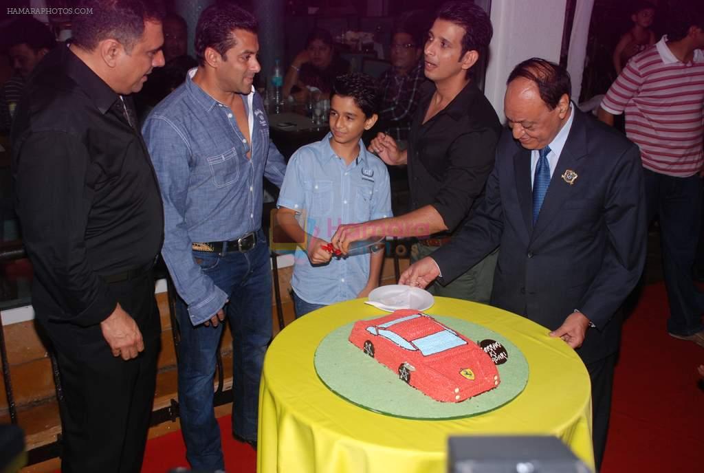 Salman Khan, Boman Irani, Ritvik Sahore, Sharman Joshi at Prem Chopra's bash for the success of Sharman Joshi's film Ferrari Ki Sawaari on 20th June  2012