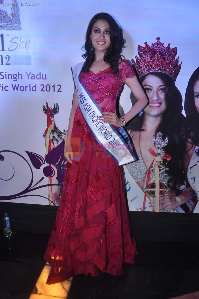 Himangini Singh, Miss Asia Pacific World with Sushmita Sen in Andheri, Mumbai on 23rd June 2012