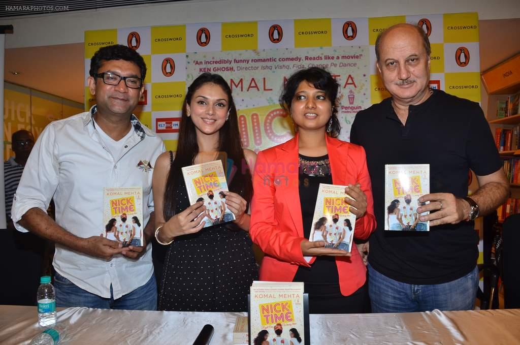 Aditi Rao Hydari, Anupam Kher, Ken Ghosh at the book launch of Komal Mehta in Crossword, Mumbai on 28th June 2012