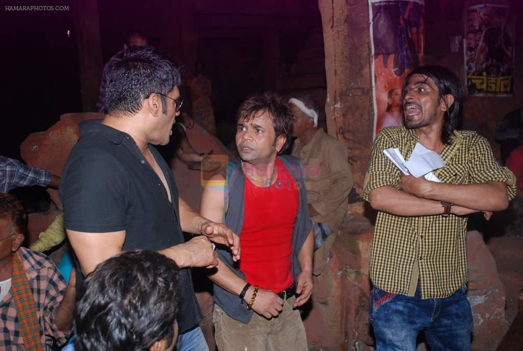 Sunil Shetty, Rajpal Yadav on location of film Mere Dost Picture Abhi Baki Hain in Kandivali, Mumbai on 30th June 2012