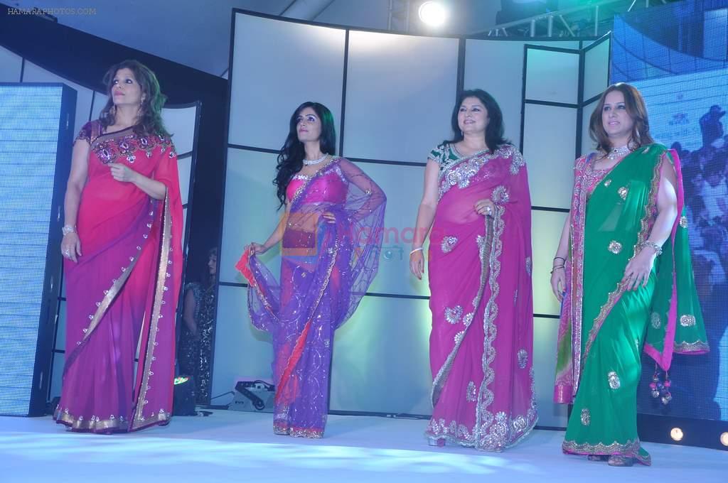 Kiran Juneja, Shibani Kashyap at Pidilite presents Manish Malhotra, Shaina NC show for CPAA in Mumbai on 1st July 2012