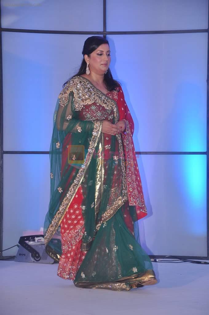Smriti Irani at Pidilite presents Manish Malhotra, Shaina NC show for CPAA in Mumbai on 1st July 2012