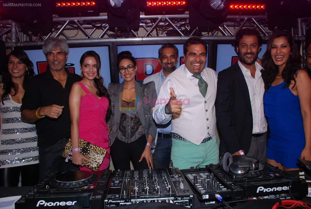 Shazahn Padamsee, Jiah Khan, Shailendra Singh, Abhishek Kapoor, Sophie Choudry at DJ magazine launch in F Bar on 6th July 2012