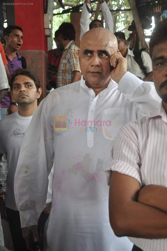 Puneet Issar at Dara Singh funeral in Mumbai on 12th July 2012