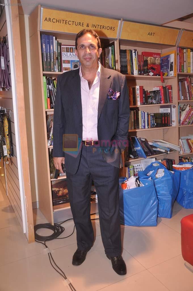 Parvez Damania at Bhavik Sangghvi's book launch in Crossword, Mumbai on 13th July 2012