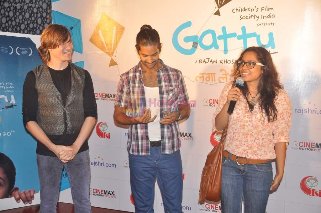 Luke Kenny, Purab Kohli, Shahana Goswami at Gattu film premiere in Cinemax on 18th July 2012