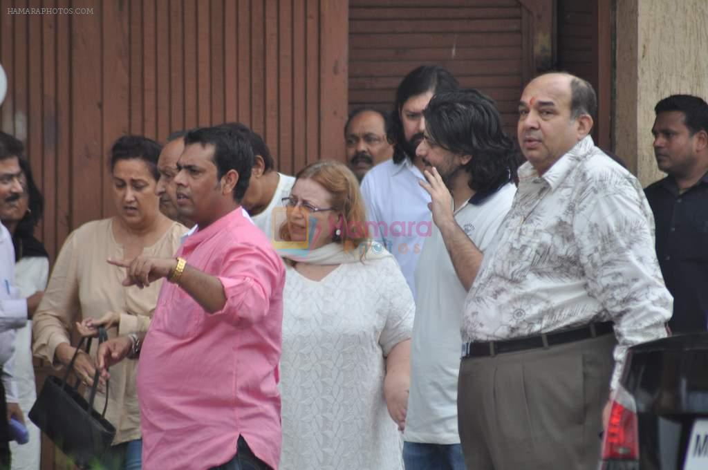 visit Rajesh Khanna's home Aashirwad in Mumbai on 18th July 2012