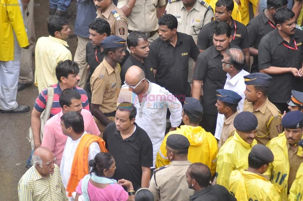 at Rajesh Khanna's Funeral in Mumbai on 19th July 2012