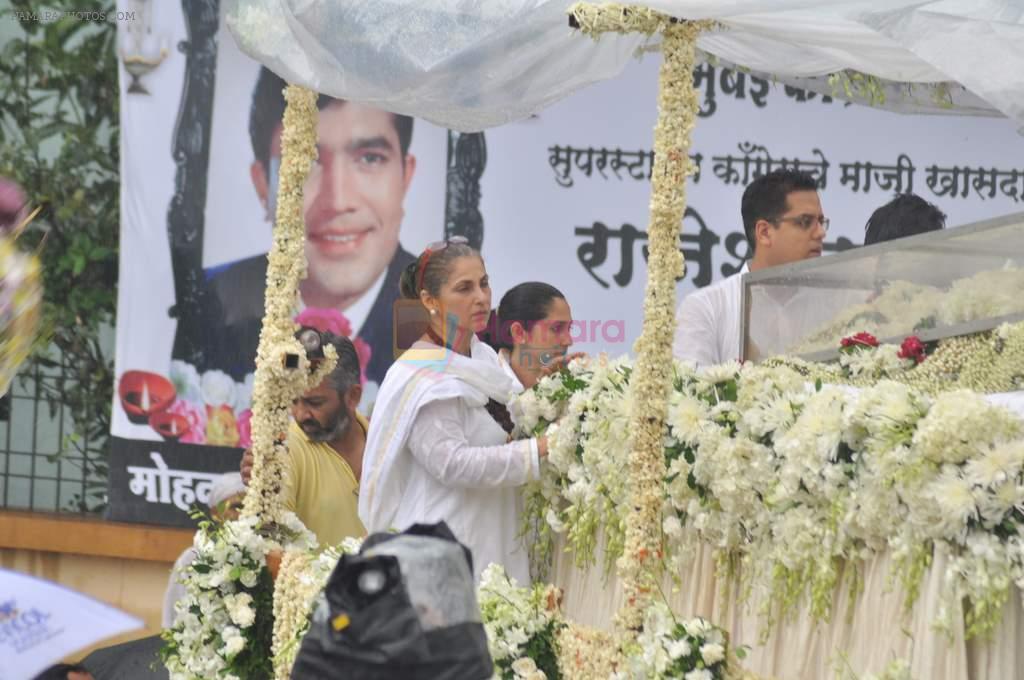 Dimple Kapadia at Rajesh Khanna's Funeral in Mumbai on 19th July 2012