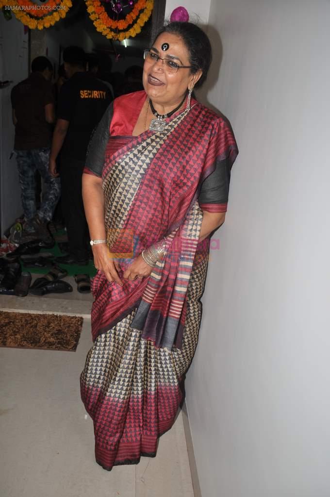 Usha Uthup at Manoj Tiwari's house warming party in Andheri, Mumbai on 23rd July 2012