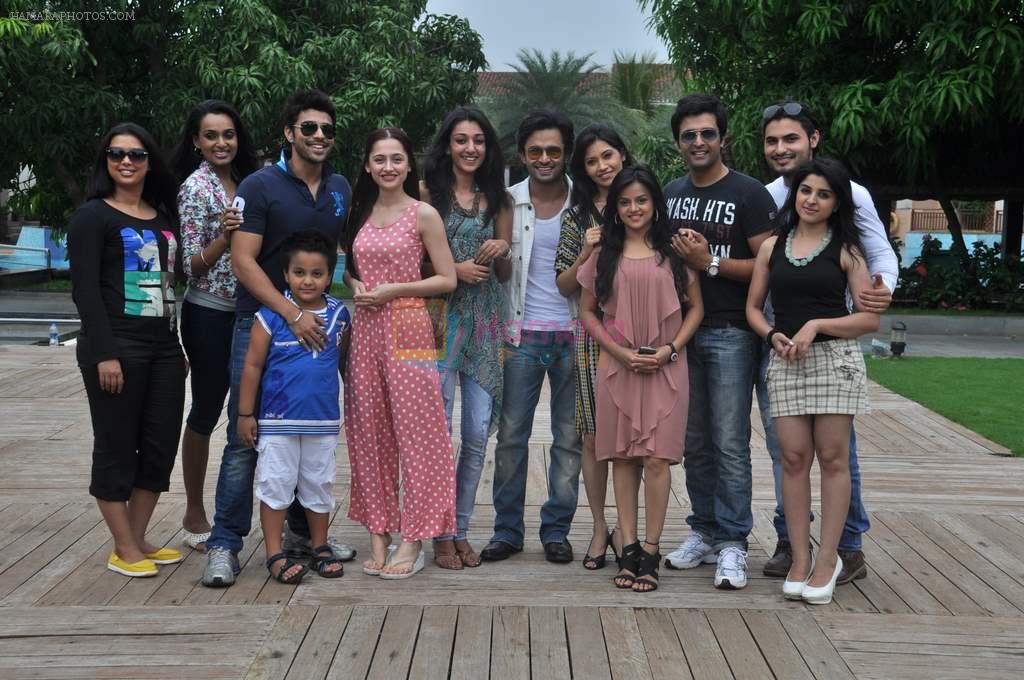 Sanjeeda Sheikh, Giriraj Kabra,Raj Mange,Reshmi Ghosh,Aparna Tarakad, Shreya Jha, Pankaj Tiwari,Sachin Shroff, Jayshree Soni at Sahara One TV stars Alibaugh day out in Mumbai on 29th July 2012