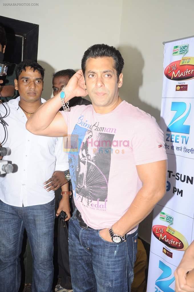 Salman Khan on the sets of Lil Masters in Famous,Mumbai on 30th July 2012