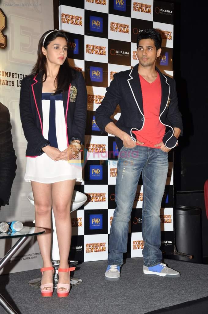 Alia Bhatt, Siddharth Malhotra at Student of the Year first look in PVR on 2nd Aug 2012